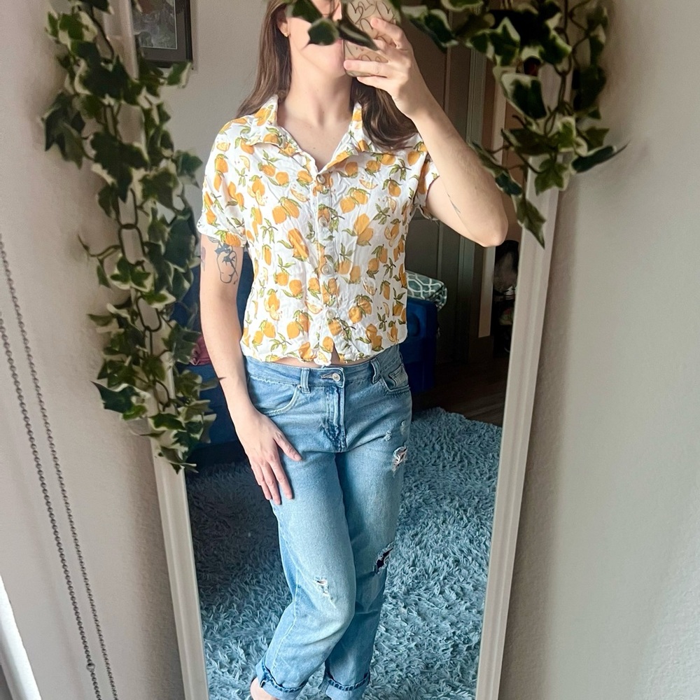 Milk & Honey Cropped Button Down - size S
